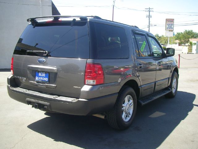 Ford Expedition 2004 photo 1