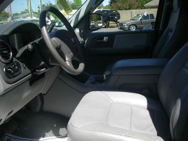 Ford Expedition 2004 photo 4