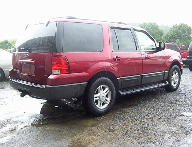 Ford Expedition 2004 photo 2