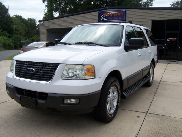 Ford Expedition 2004 photo 4