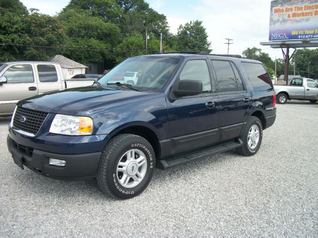 Ford Expedition 2004 photo 2