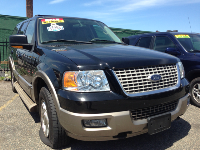 Ford Expedition 2004 photo 1