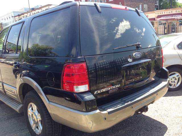 Ford Expedition 2004 photo 3