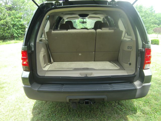 Ford Expedition 2004 photo 18