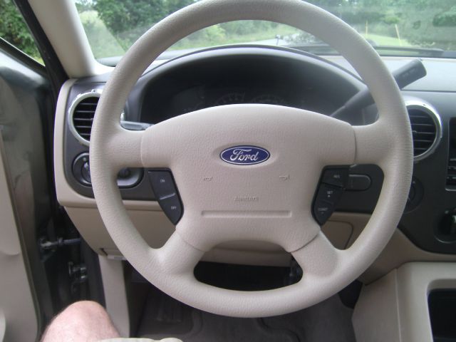 Ford Expedition 2004 photo 5