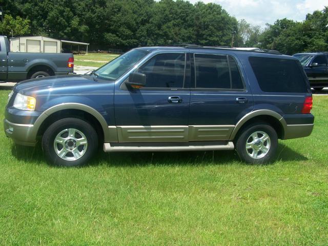 Ford Expedition 2004 photo 2