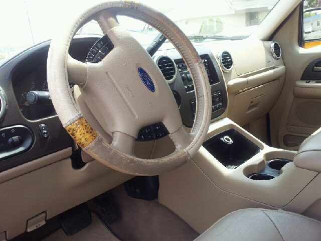 Ford Expedition 2004 photo 4