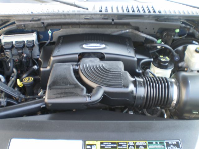 Ford Expedition 2004 photo 1