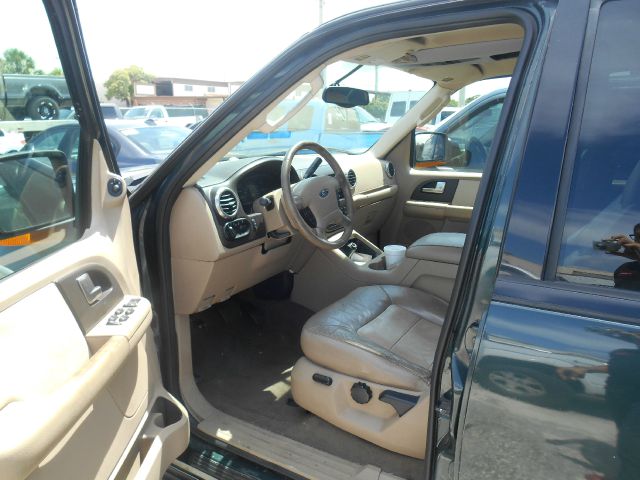 Ford Expedition 2dr HB Man Spec SUV