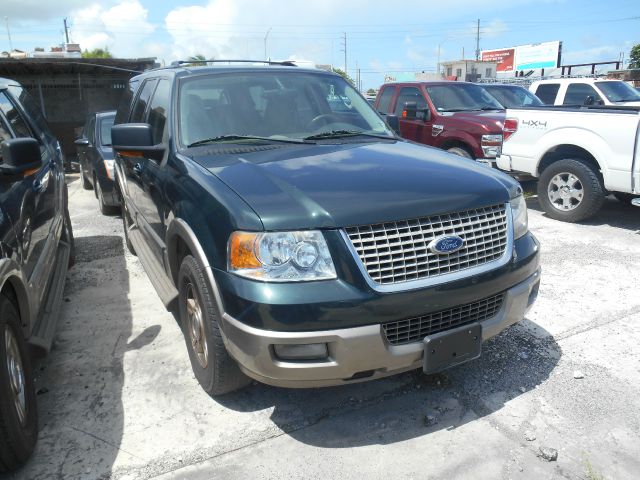 Ford Expedition 2004 photo 1