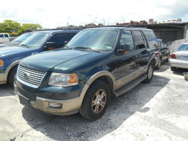 Ford Expedition 2004 photo 2