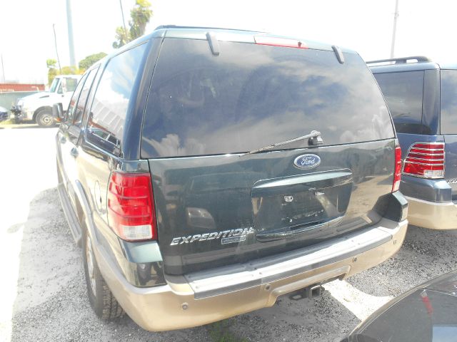 Ford Expedition 2004 photo 3