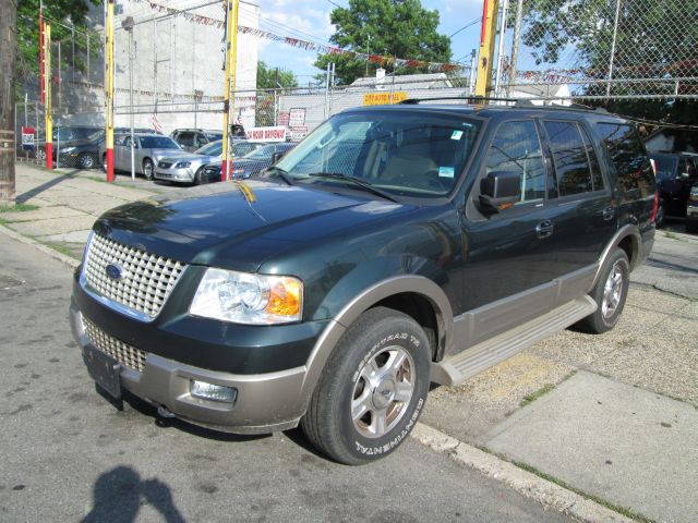 Ford Expedition 2004 photo 1