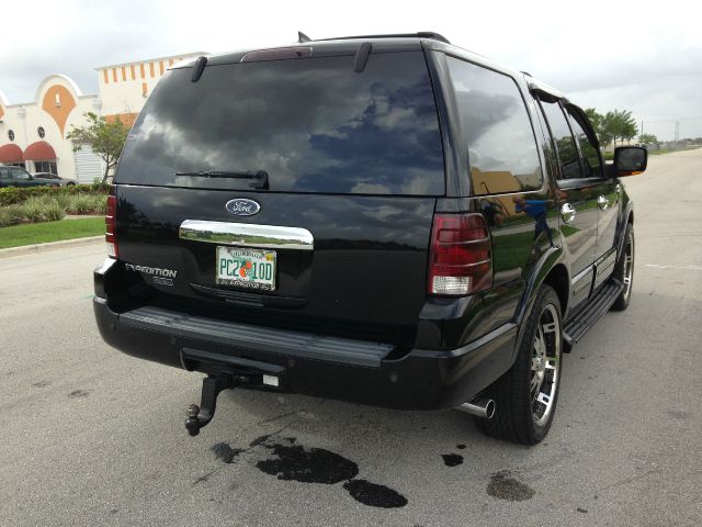 Ford Expedition 2004 photo 1