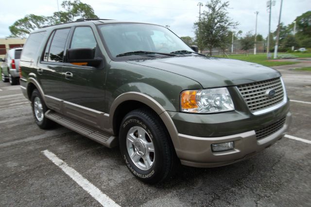 Ford Expedition 2004 photo 1