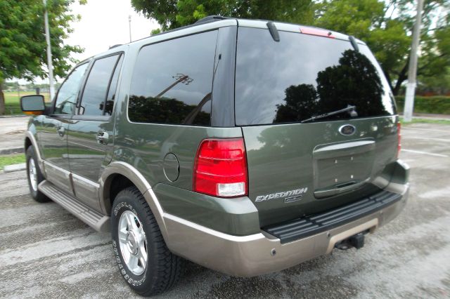 Ford Expedition 2004 photo 3