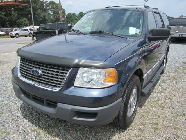 Ford Expedition 2004 photo 2