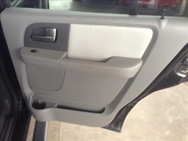 Ford Expedition 2004 photo 5