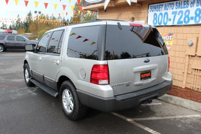 Ford Expedition 2004 photo 2