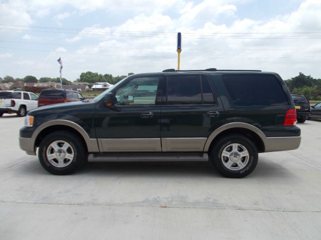 Ford Expedition 2004 photo 1