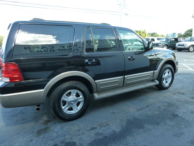 Ford Expedition 2004 photo 1