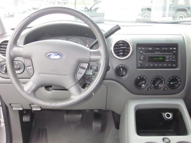 Ford Expedition 2004 photo 5