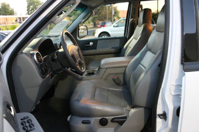 Ford Expedition 2004 photo 12