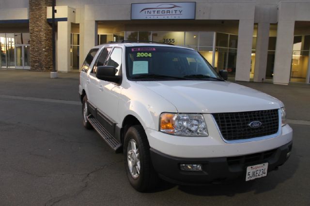 Ford Expedition 2004 photo 2