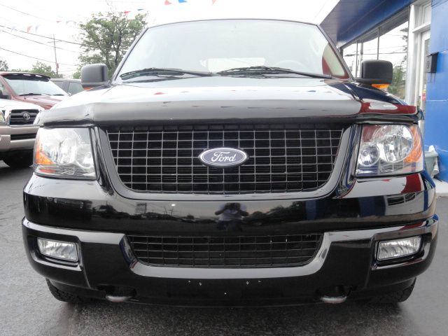 Ford Expedition 2004 photo 1