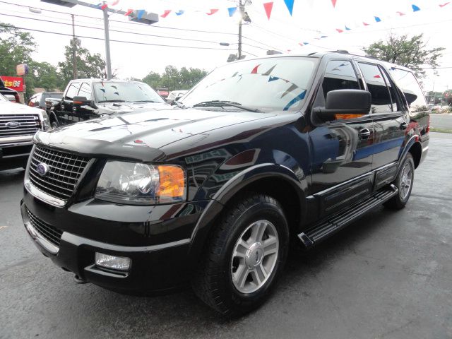 Ford Expedition 2004 photo 2