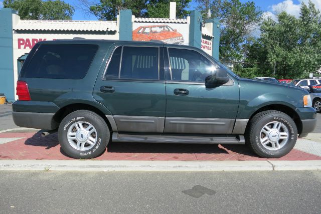 Ford Expedition 2004 photo 1