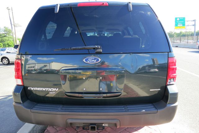 Ford Expedition 2004 photo 4