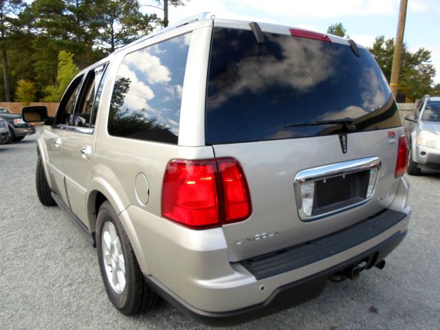 Ford Expedition 2004 photo 3