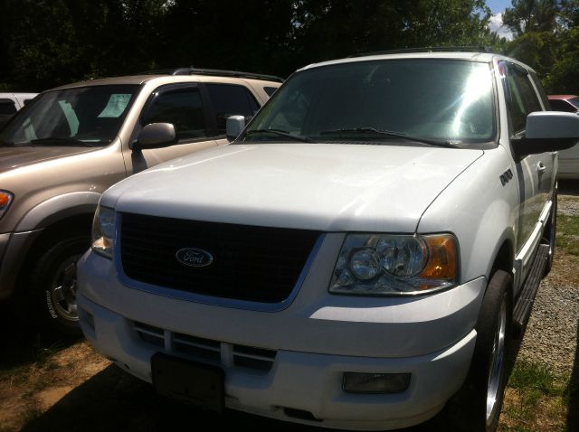 Ford Expedition 2004 photo 1