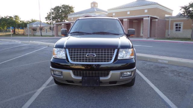 Ford Expedition 2004 photo 1