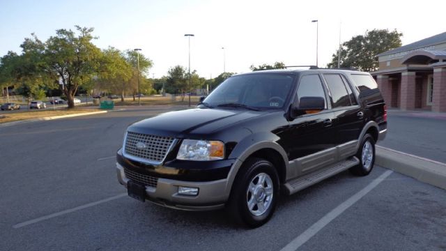 Ford Expedition 2004 photo 2