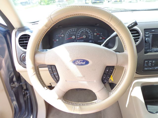 Ford Expedition 2004 photo 8