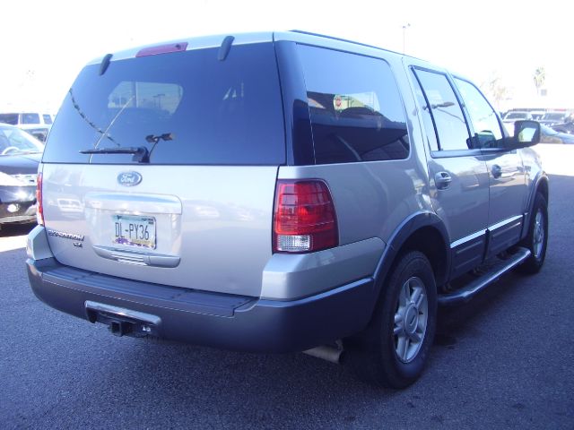 Ford Expedition 2004 photo 1