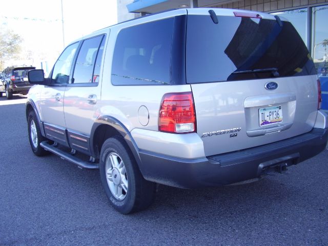 Ford Expedition 2004 photo 4