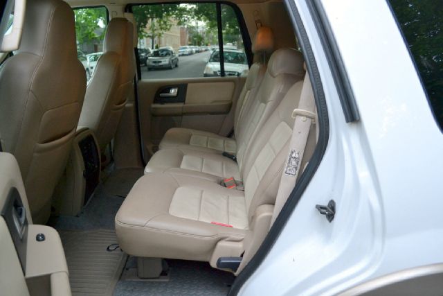 Ford Expedition 2004 photo 11