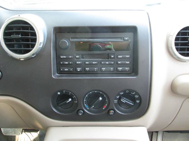 Ford Expedition 2004 photo 3