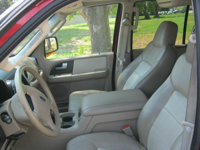 Ford Expedition 2004 photo 1