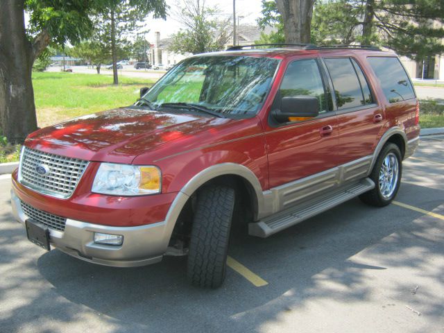 Ford Expedition 2004 photo 2