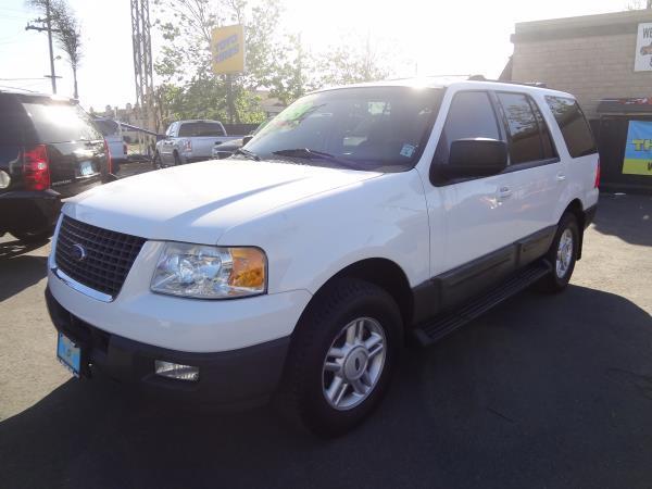 Ford Expedition 2004 photo 2