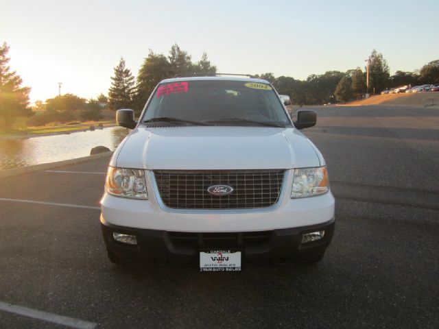 Ford Expedition 2004 photo 1