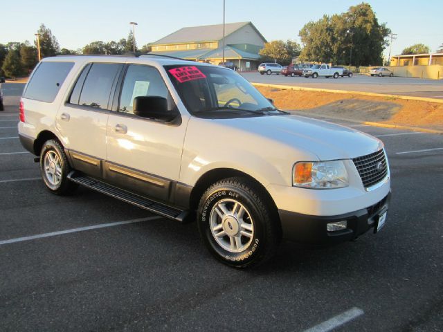 Ford Expedition 2004 photo 3