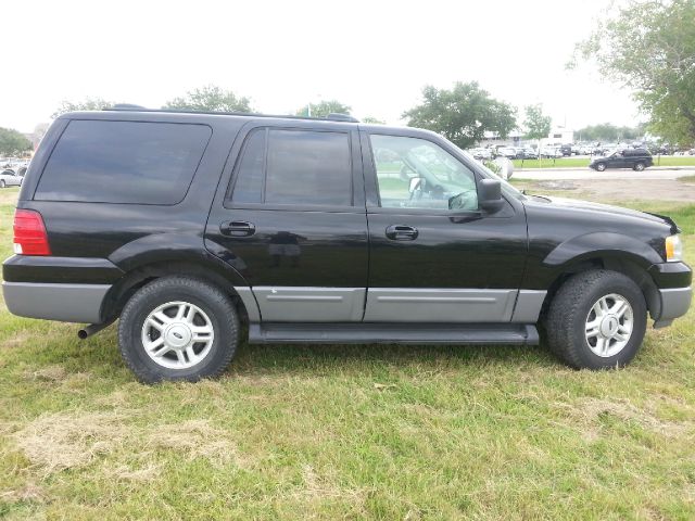 Ford Expedition 2004 photo 2