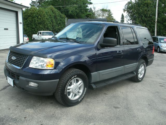 Ford Expedition 2004 photo 2