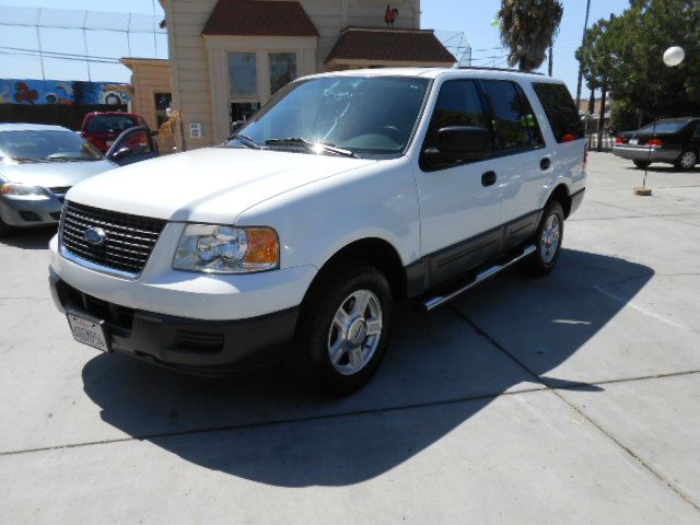 Ford Expedition 2004 photo 1