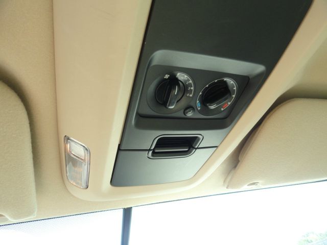 Ford Expedition 2004 photo 2